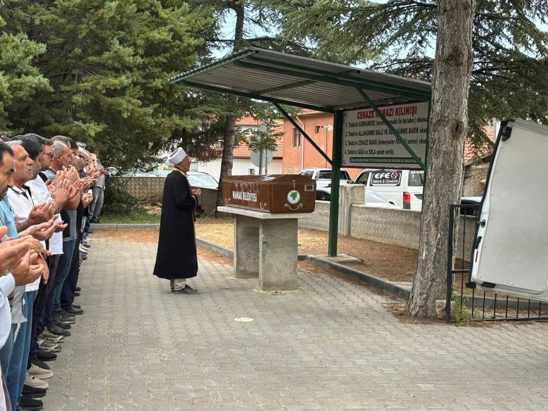 Kayıp olarak aranıyordu! Mağara yanındaki kayalıklarda cesedi bulundu 3
